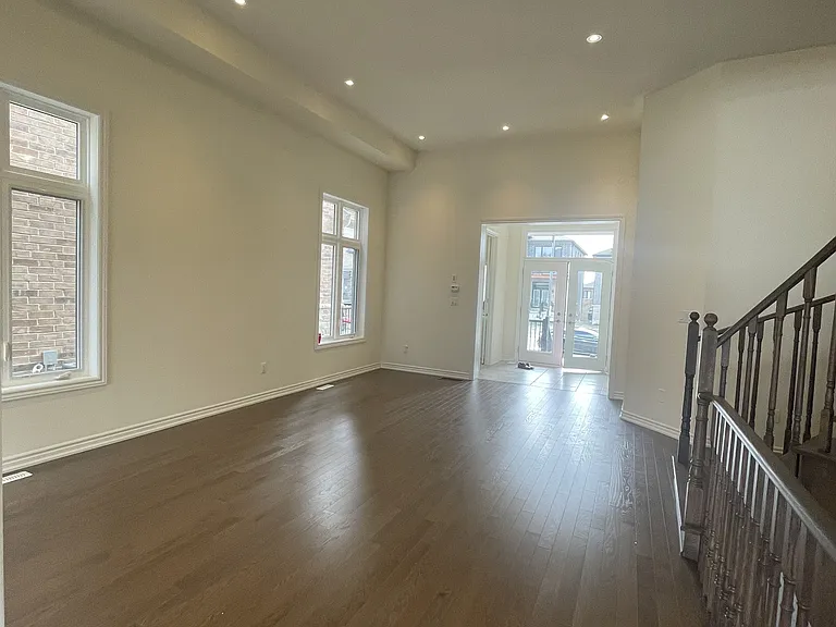 913 Rexton Dr — Photo 39