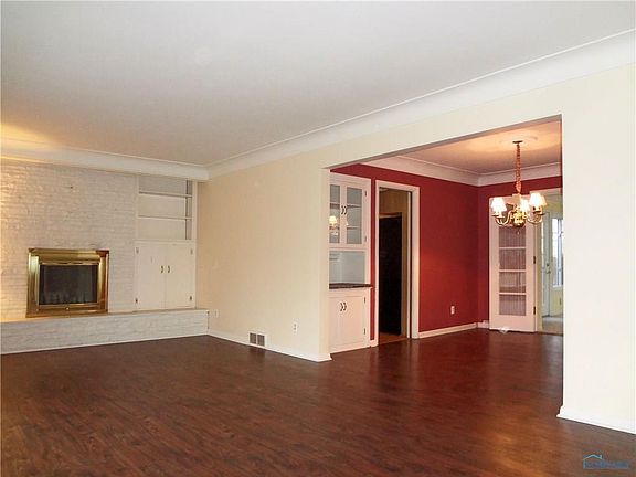 2nd image of 3038 Manchester Blvd