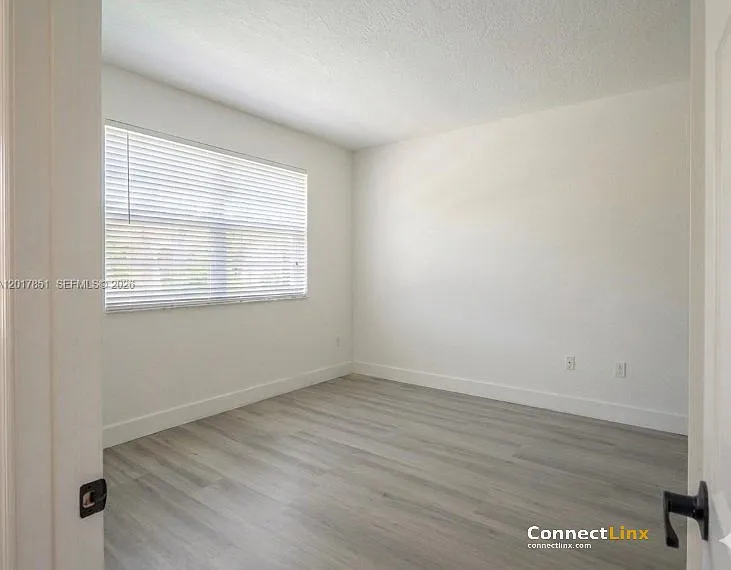 140 SW 117th Ave — Photo 4