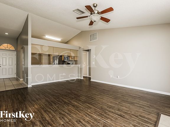 3rd image of 4705 Hunts Ct