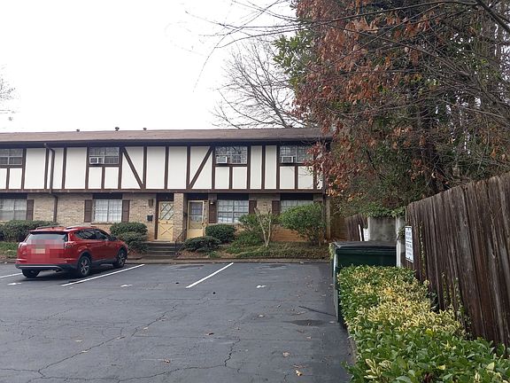 2nd image of 2960F N Dekalb Dr