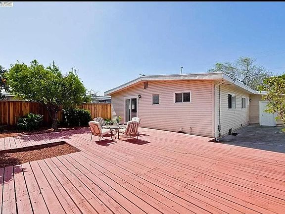 5th image of 41316 Erma Ave