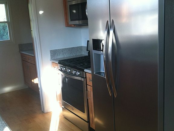 5th image of 2857 S Holt Ave