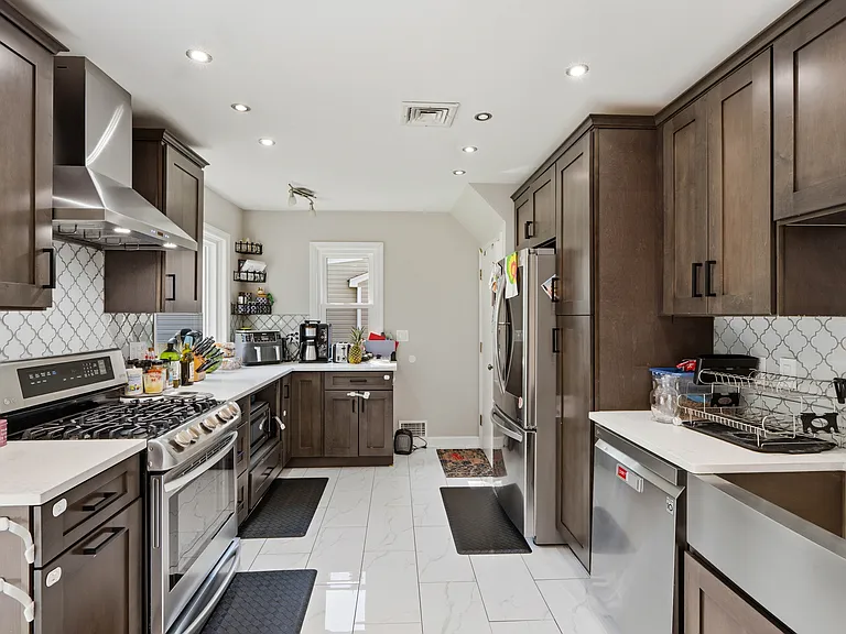 Fully Renovated Kitchen
