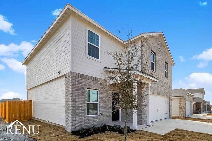 4 bed, 2.5 bath, 2198 sqft, $2,035 — Photo 2