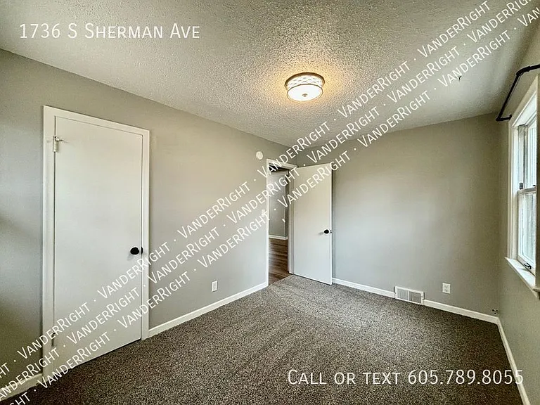 1736 S Sherman Ave — Photo 8