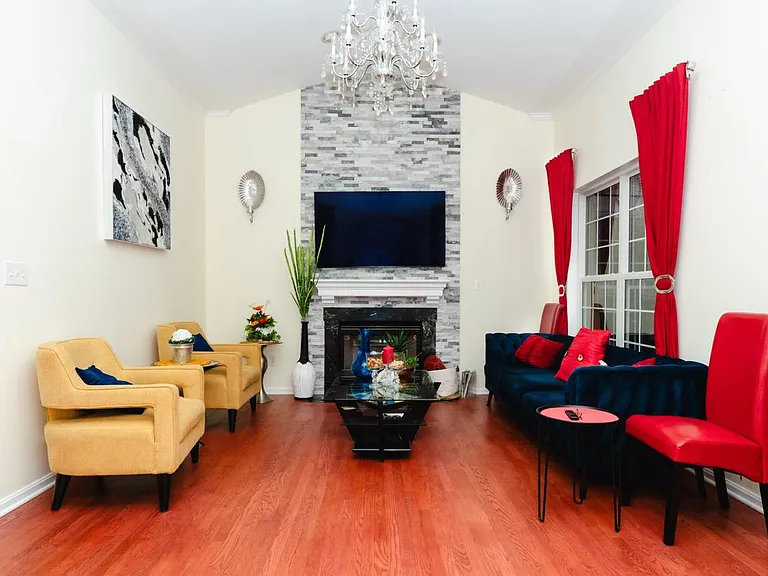 18278 Maple Spring Ct — Photo 9