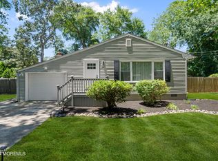 16 Hawk Ave, Bayville, NJ 08721