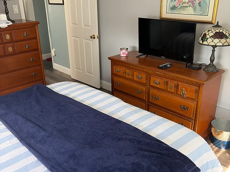 712 Beach Ave W #1 — Photo 11