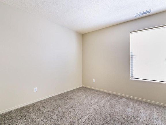 4th image of 10424 Condor Dr NW