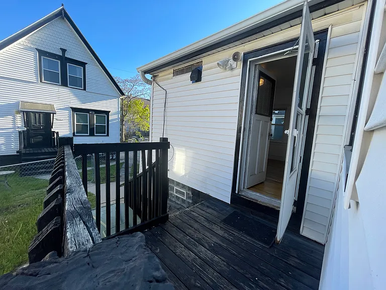 2521 W Michigan St — Photo 32
