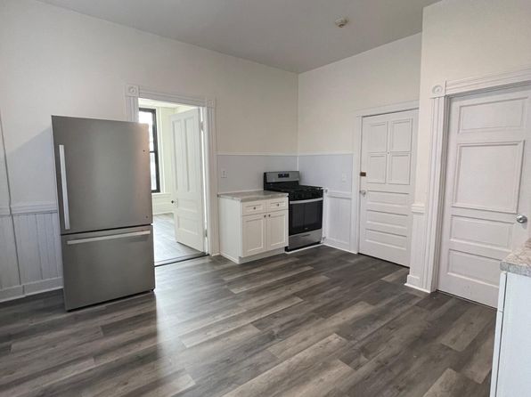 123 High St, Clinton, MA