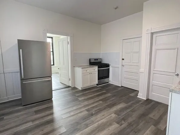 123 High St, Clinton, MA
