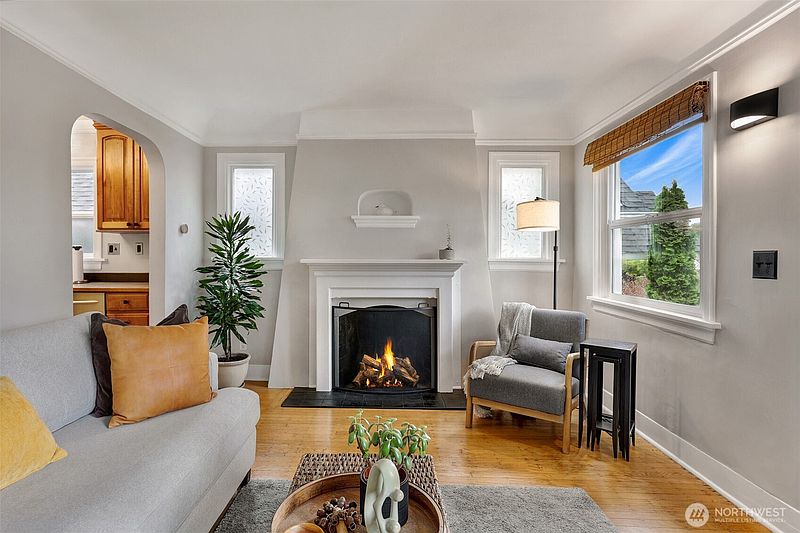3rd image of 2628 46th Avenue SW