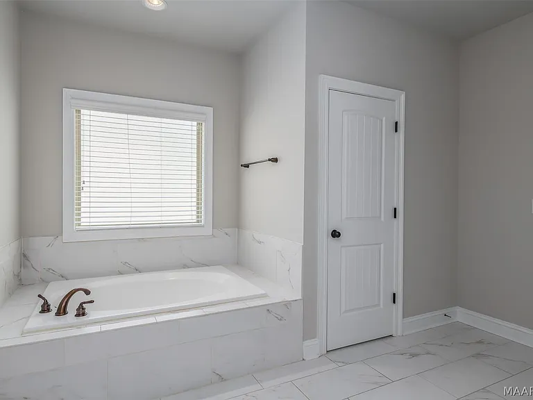 1613 Haworth Park Way — Photo 29