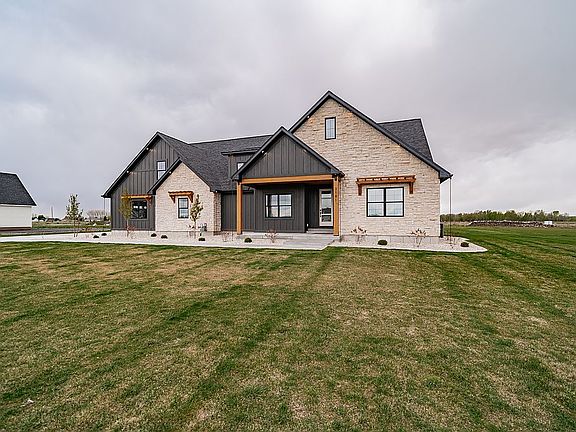 3rd image of 3181 Henrys Fork Way