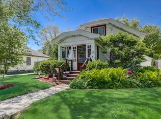 W58N373 Johnson Ave, Cedarburg, WI 53012