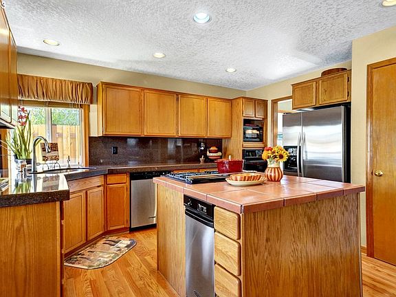 4th image of 4260 SE Jennifer Ct