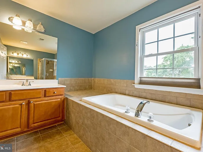 3385 Beechcliff Dr — Photo 33