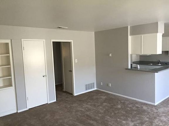 3rd image of 3077 Los Prados St APT 101