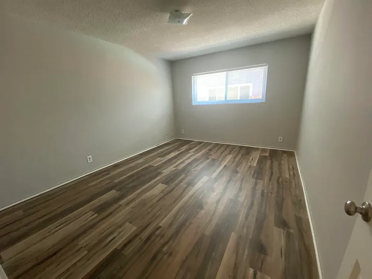 20336 Cohasset St #8 — Photo 6