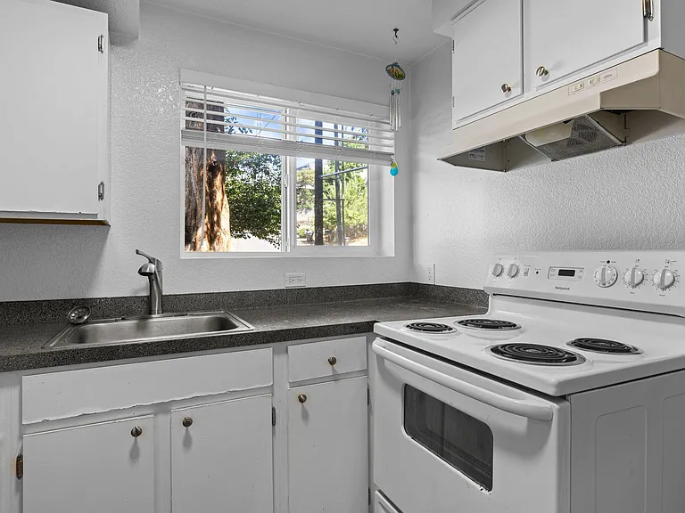 Bayview (105) — Photo 21