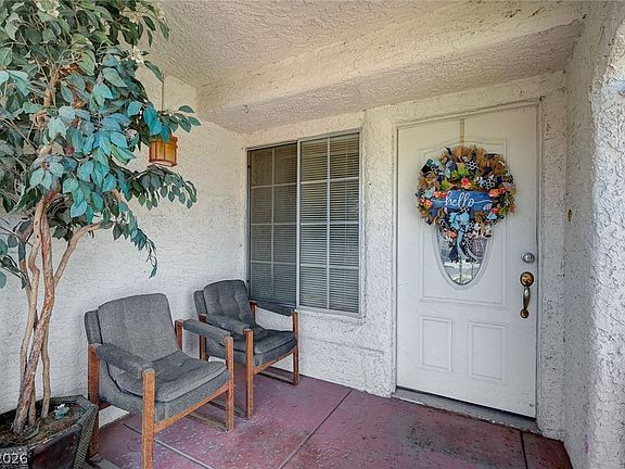 5th image of 1012 Shady Creek Dr