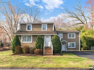 206 Willow Ave, Northvale, NJ 07647