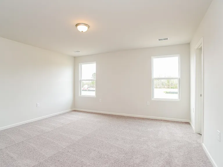 4033 Lake Russell Dr — Photo 11