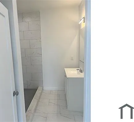 905 Quincy St NW #1 — Photo 6