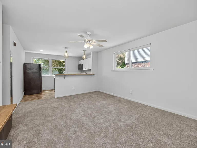 202 Green St — Photo 5