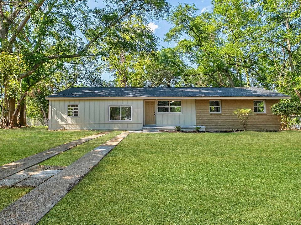 1st image of 2212 Berkshire Dr