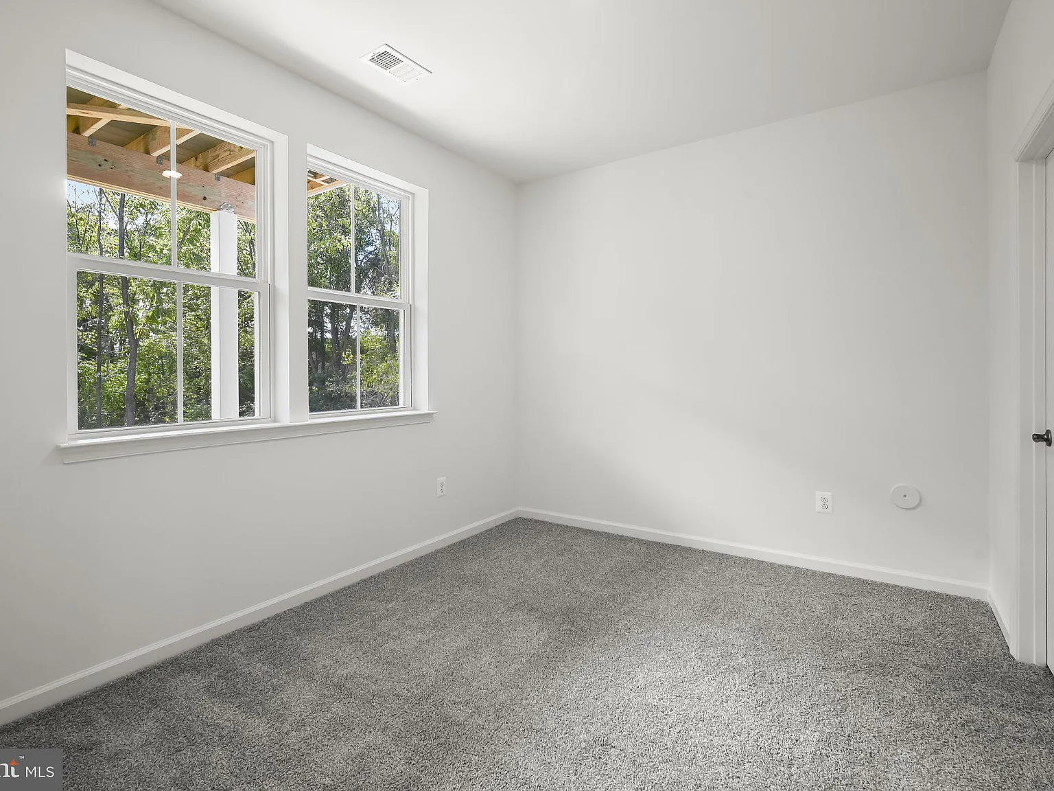 3 bed, 4.0 bath, 2212 sqft, $3,500 — Photo 4