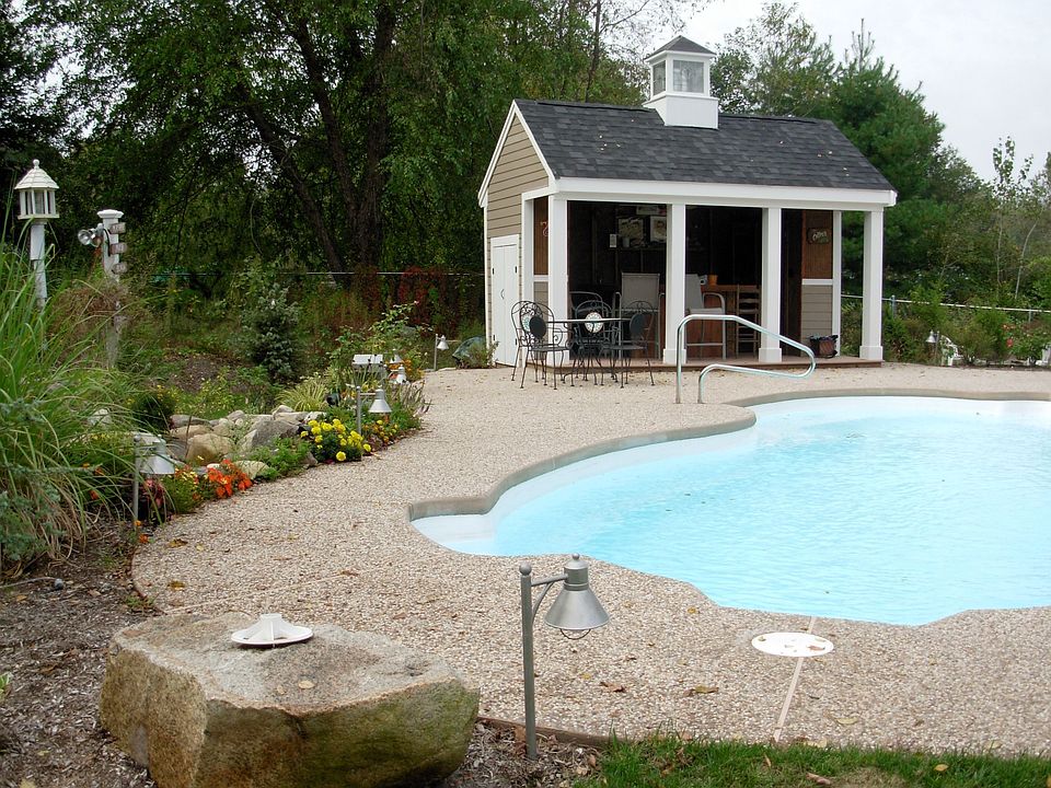 Fiberglass shallow pool 