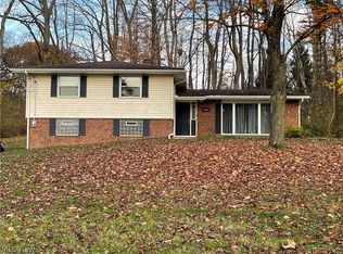 8359 Crystal Creek Rd, Northfield, OH 44067