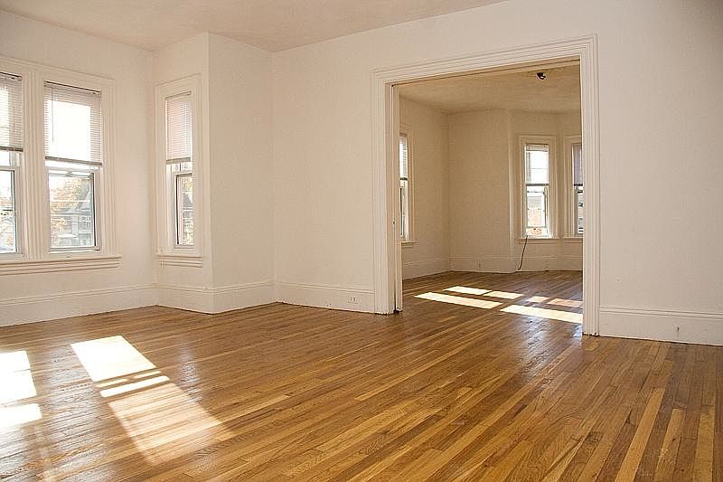 2nd image of 82 Lowell St