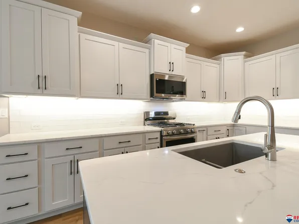 3556 Anaheim Ct, Lincoln, NE 68506