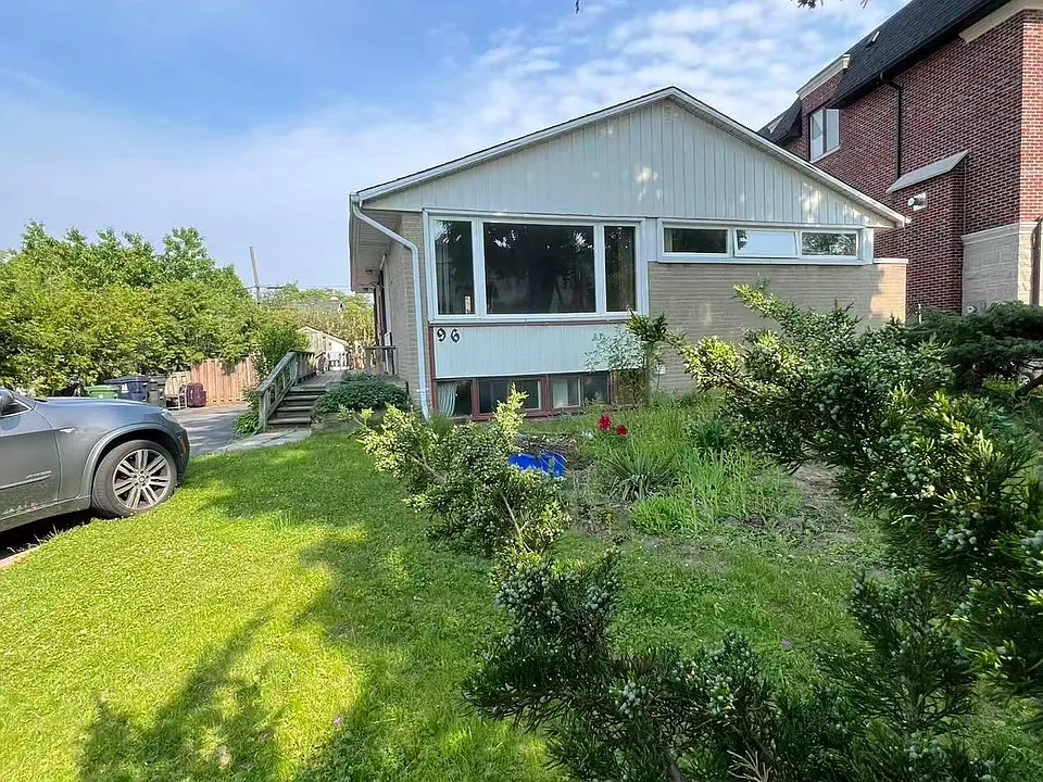 96 Berkinshaw Cres
