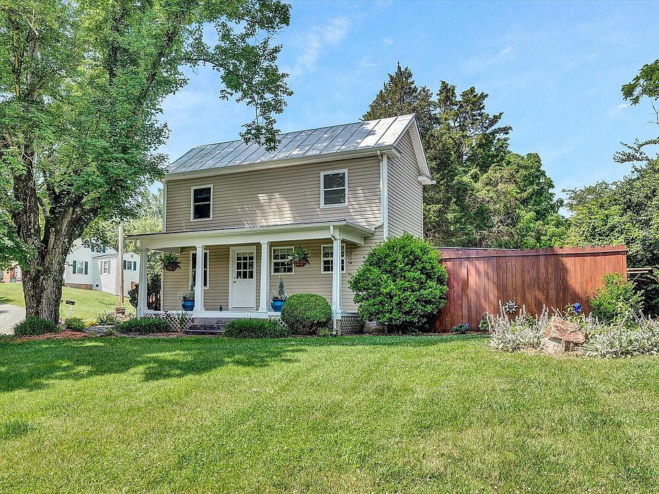 1st image of 3713 Whispering Ln