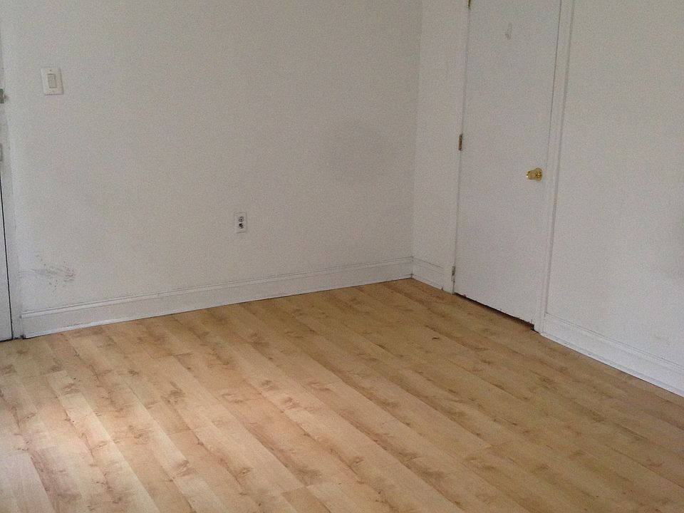 2nd image of 3950 Lancaster Ave APT 1R
