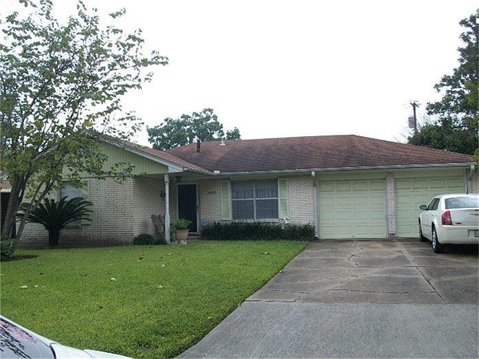 1st image of 2825 12th Ave N