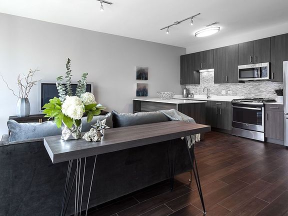 4th image of 1818 W Chicago Ave #215