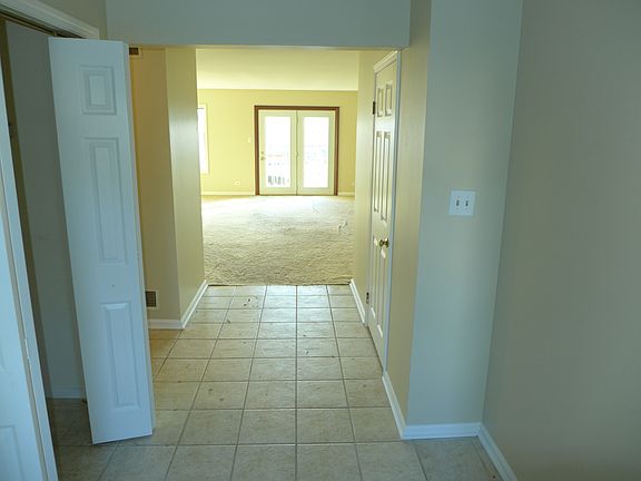 2nd image of 9403 Lindsay St