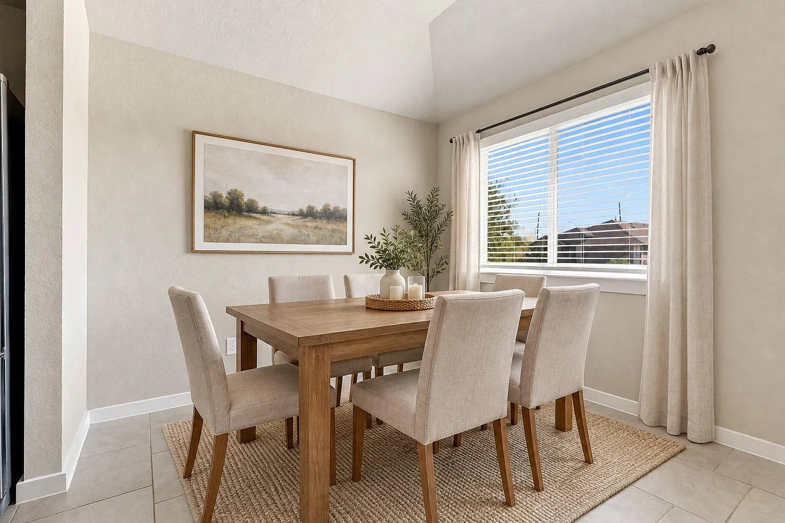 3 bed, 2.0 bath, 1335 sqft, $2,350 — Photo 3