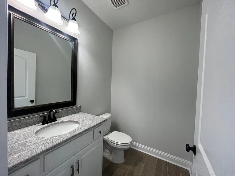 1041 Lakehaven Dr — Photo 14