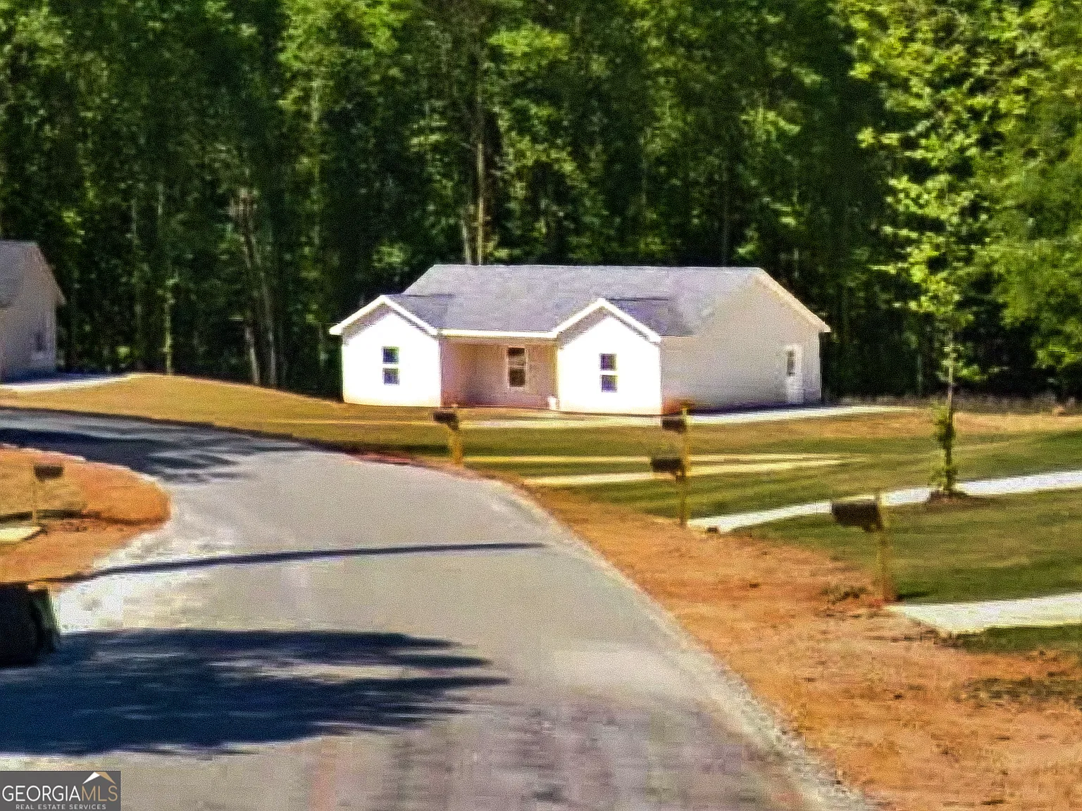 3 bed, 2.0 bath, 1400 sqft, $1,850 — Photo 2