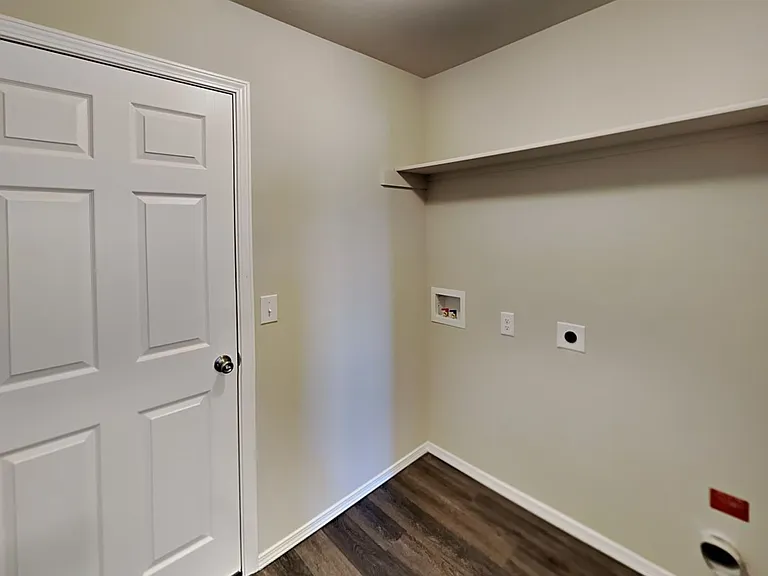 408 Fox Burrow Ln — Photo 16