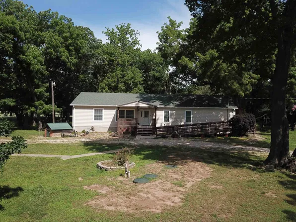 1661 T Rd, Eureka, KS 67045