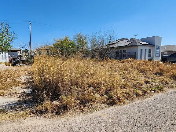 2nd image of 431 Riverview