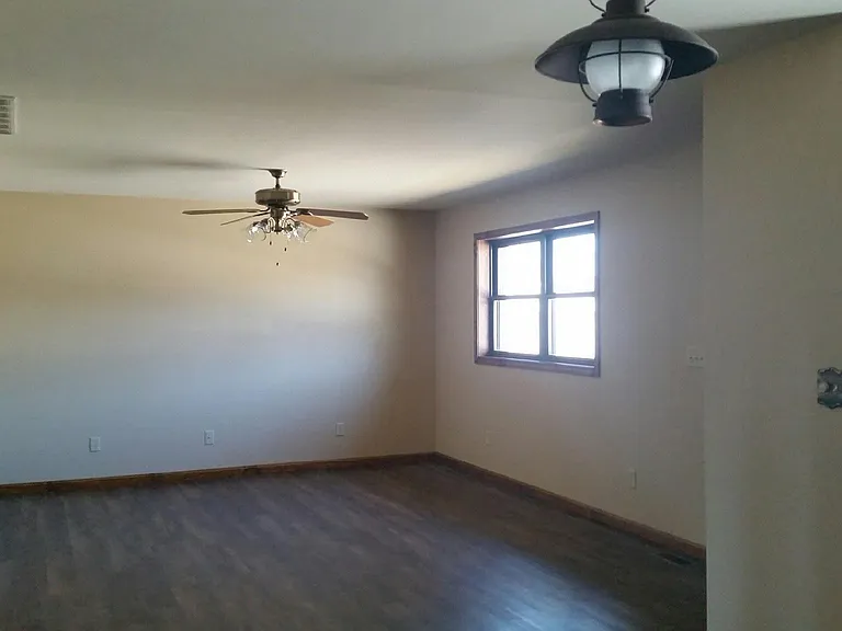 419 E Pine St — Photo 4